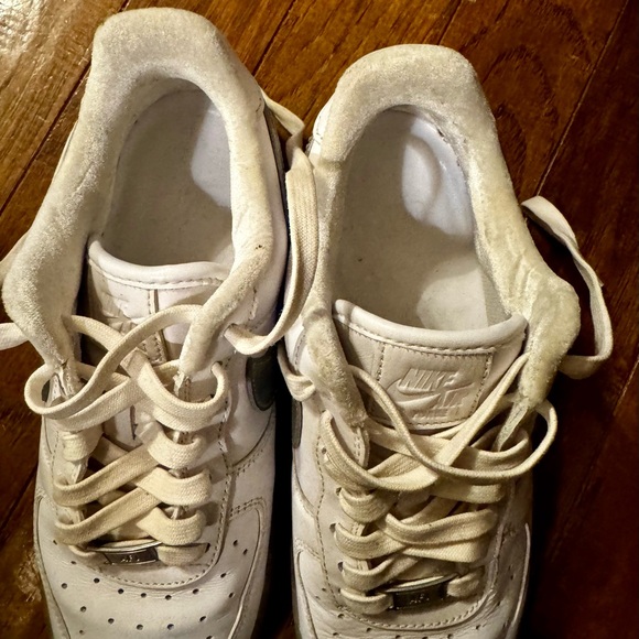 Nike White Air Force One Sneakers. Like new condition - Picture 5 of 5